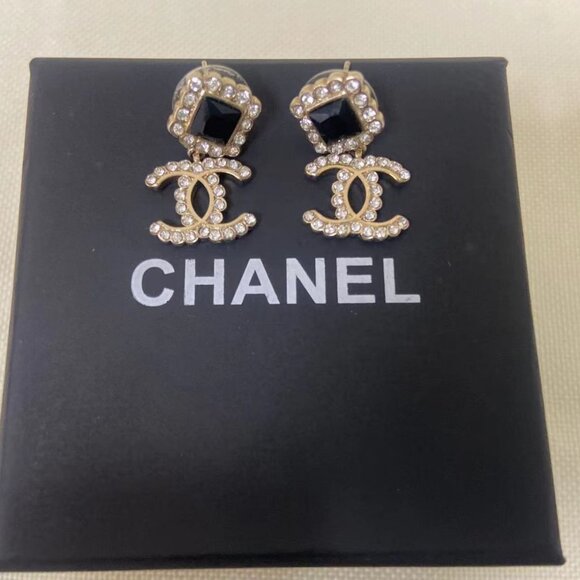 Chanel earrings - Picture 2 of 5